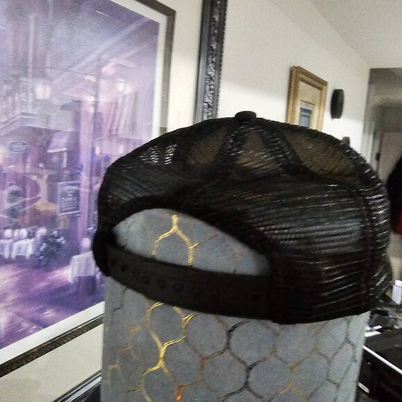 Honolua Wahine Surf Co Palm Tree on front white face rest of hat black - Picture 4 of 5